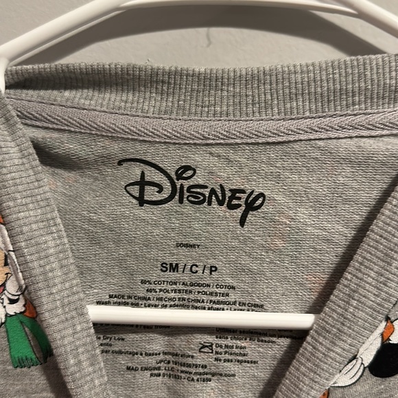 Ladies‎ Disney Christmas sweater - Picture 3 of 4